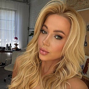Hot girl in London offers anal sex