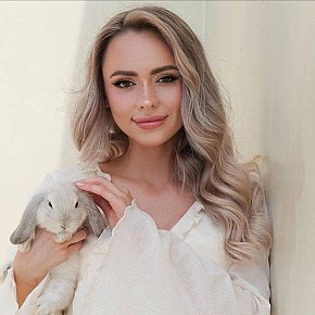 Iulia performs erotic massage, escort in London