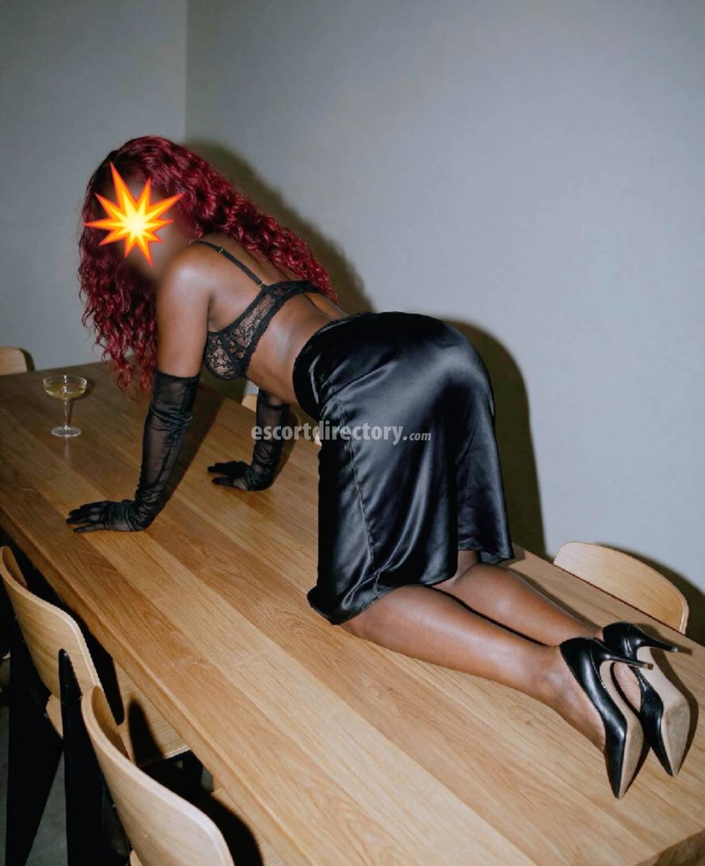 Hot girl in Kampala offers Handjob