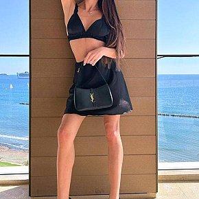 Kris VIP escort in London offers french kissing services