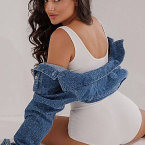 Julia performs girlfriend experience (GFE), escort in London