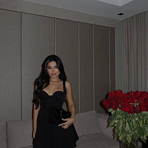 Julia VIP escort in London offers girlfriend experience (GFE) services