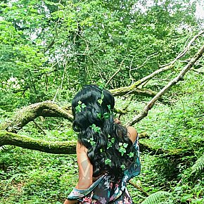 Goddess-Mia-Honey escort in London offers Massaggio sensuale su tutto il corpo services