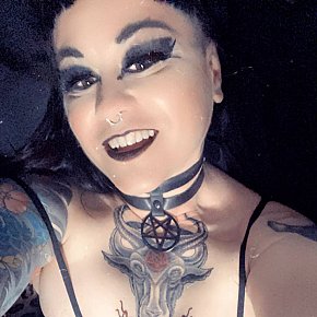 Jaddah Entièrement Naturelle escort in Edmonton offers Embrasse selon affinités services