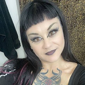 Jaddah Entièrement Naturelle escort in Edmonton offers Embrasse selon affinités services