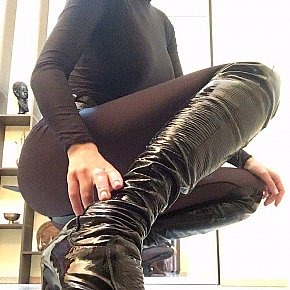 MistressGoldy performs strap on, escort in Kiev
