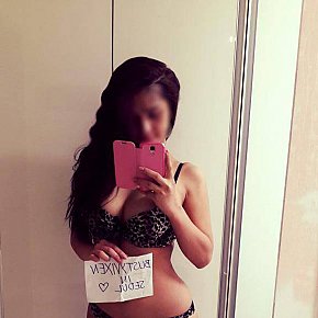 Bustyvixen escort in Seoul offers Girlfriend Experience (GFE) services
