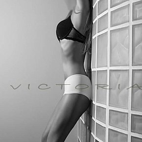 Victoria escort in  offers Couro/Látex/PVC services