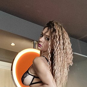 Lilly_Douce Fitness Girl
 escort in Roissy-en-France offers Cumshot on body (COB) services