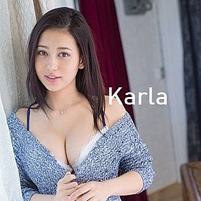 Karla escort in Manila offers Küssen services