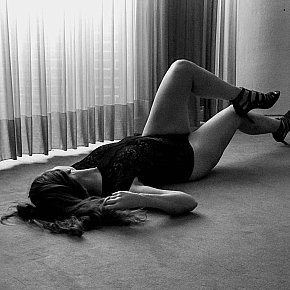 Anna-erotische-massage escort in  offers Küssen bei Sympathie services
