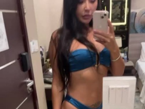 Hanna Sin Operar escort in Dubai offers Facesitting services