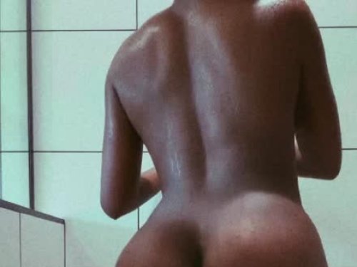 Hanifah escort in Kampala offers Erotic massage services