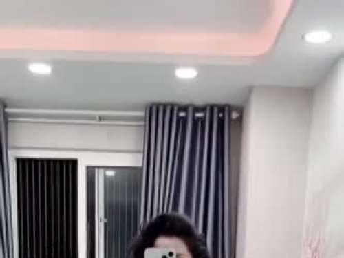Linh-EvA escort in Abu Dhabi offers In den Mund spritzen services