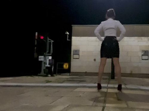 Mistress-O Vip Escort escort in Berlin offers Fessée (receveur) services