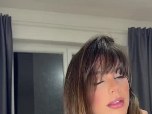 Kelly escort in Brussels offers Kissing if good chemistry services