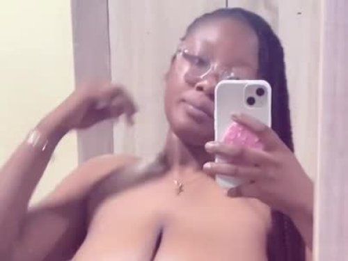 Justina escort in Lagos offers Kissing services