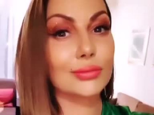 Hot girl in London offers Handjob