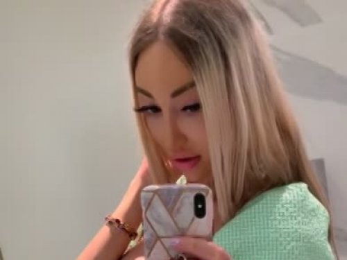 Diamond Colegiala escort in Abu Dhabi offers Besar si hay buena química
 services