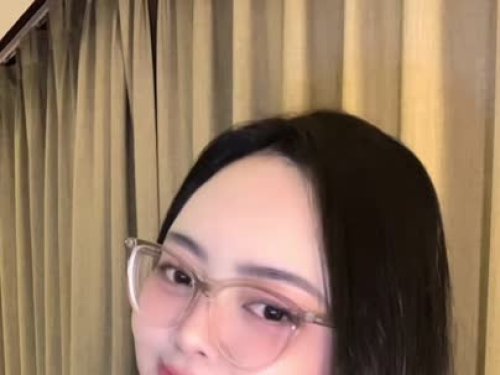 Rika-Island-Girl escort in Kuta Bali offers Phone sex services