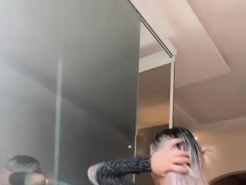 Luana-_Luxury escort in Brussels offers French Kissing services